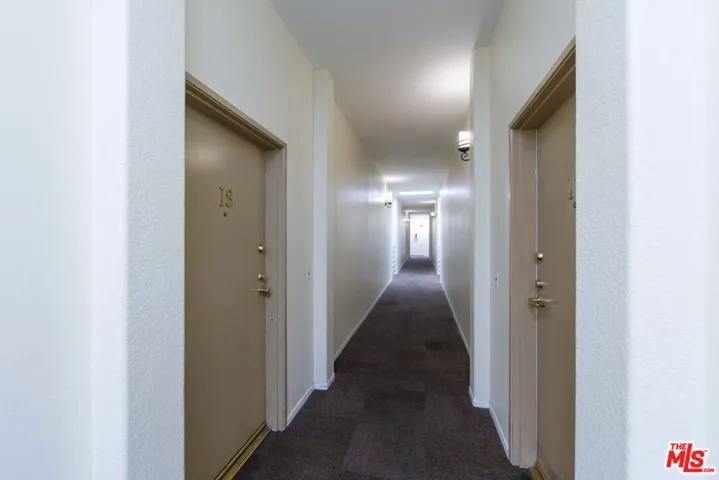 15455 Sherman Way 18, Van Nuys, California 91406