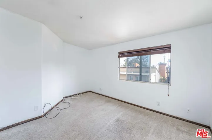 15455 Sherman Way 18, Van Nuys, California 91406
