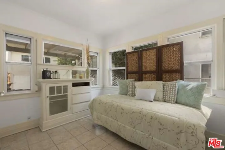 1800 S Van Ness Avenue, Los Angeles, California 90019