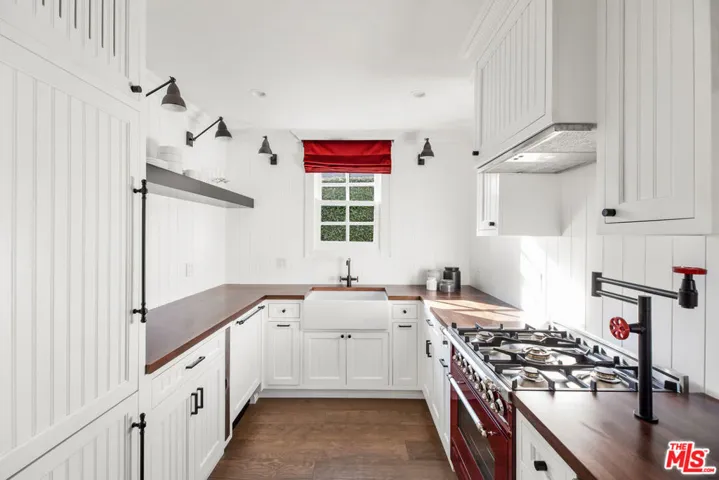 133 S Roxbury Drive A, Beverly Hills, California 90212
