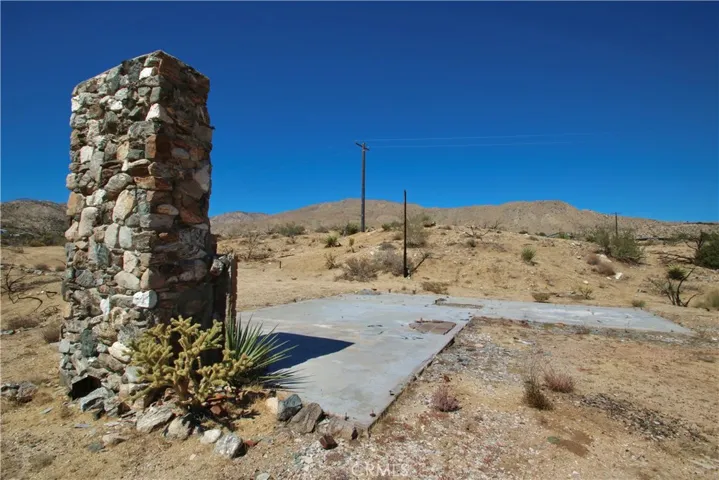 48658 Lyle Road, Morongo Valley, California 92256