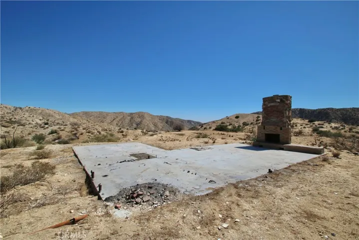 48658 Lyle Road, Morongo Valley, California 92256