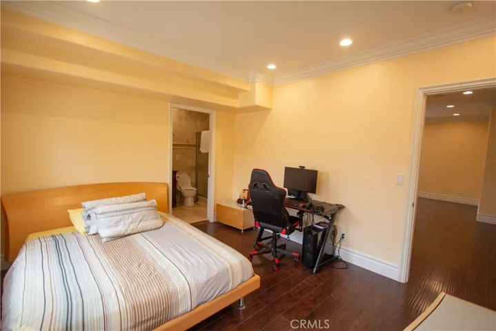 13838 Milbank Street, Sherman Oaks, California 91423
