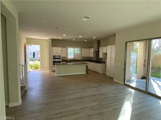 111 Sculpture, Irvine, California 92618