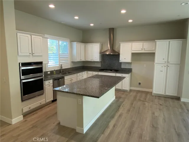 111 Sculpture, Irvine, California 92618