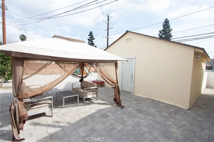 7602 Radford Avenue, North Hollywood, California 91605