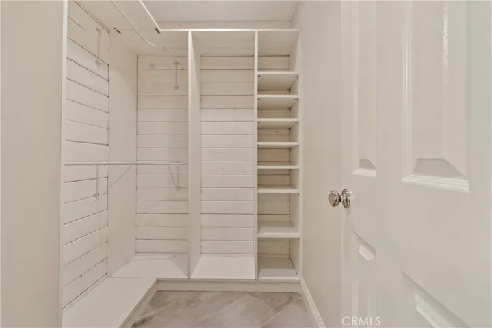 walk in closet