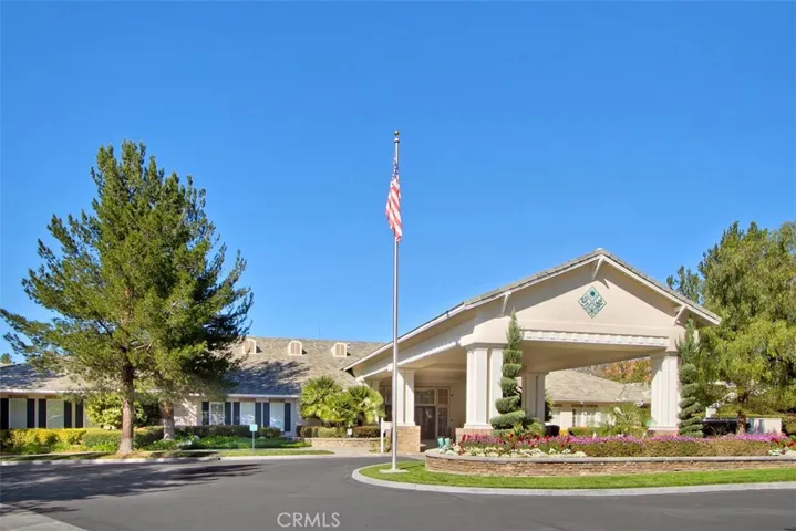 with many amenities for active seniors