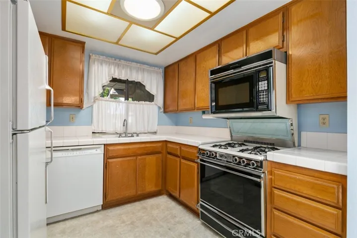 Kitchen with all applicances