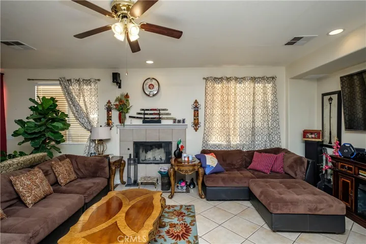 2220 Ruby Drive, Barstow, California 92311
