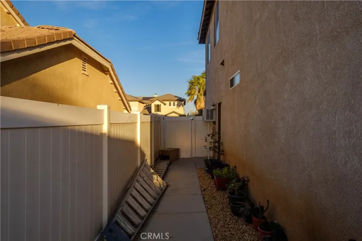 2220 Ruby Drive, Barstow, California 92311