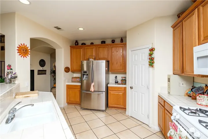 2220 Ruby Drive, Barstow, California 92311