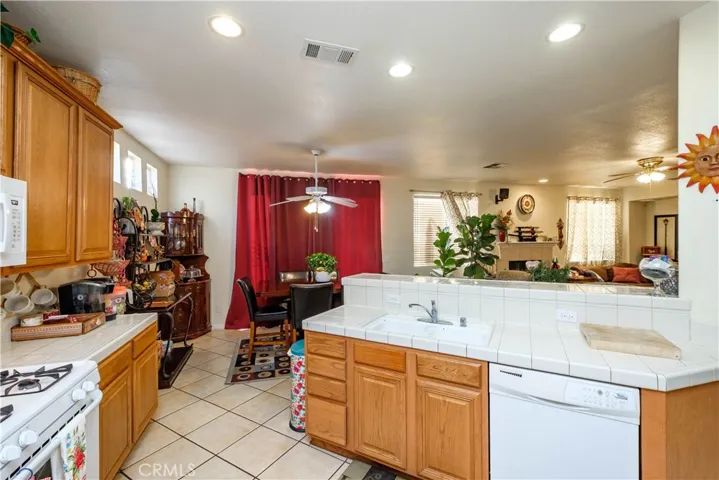 2220 Ruby Drive, Barstow, California 92311