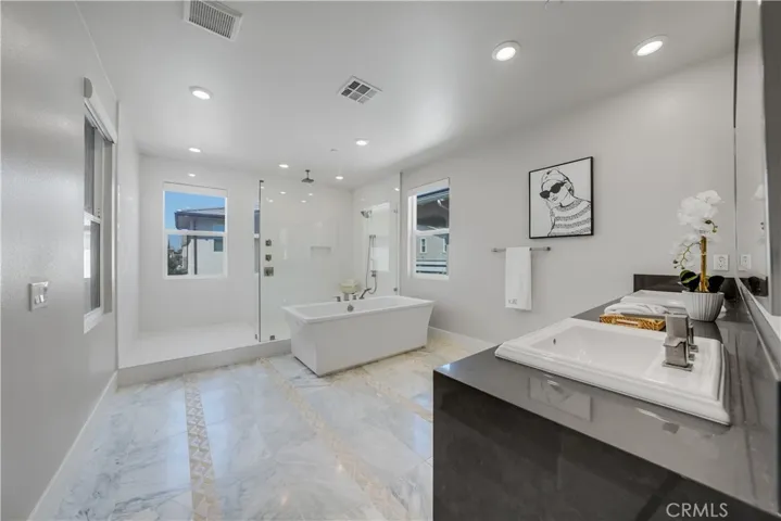 59 Ray, Irvine, California 92618