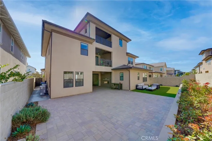 59 Ray, Irvine, California 92618