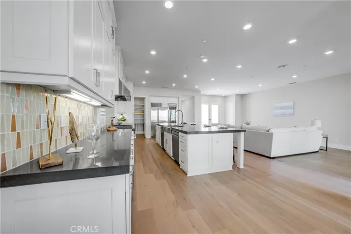 59 Ray, Irvine, California 92618