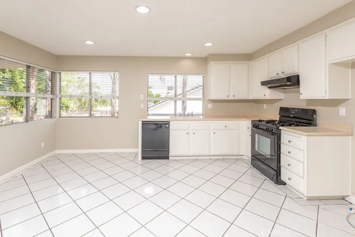 33227 Blanche Drive, Lake Elsinore, California 92530
