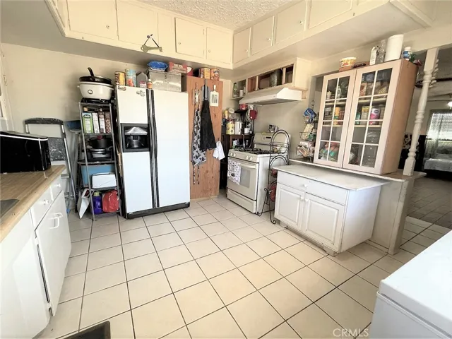 10309 Timberlane Avenue, Hesperia, California 92345