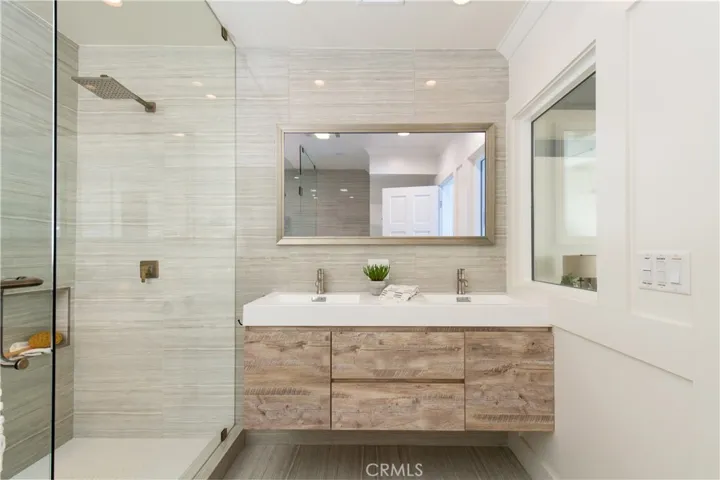 727 Kendall Drive, Laguna Beach, California 92651
