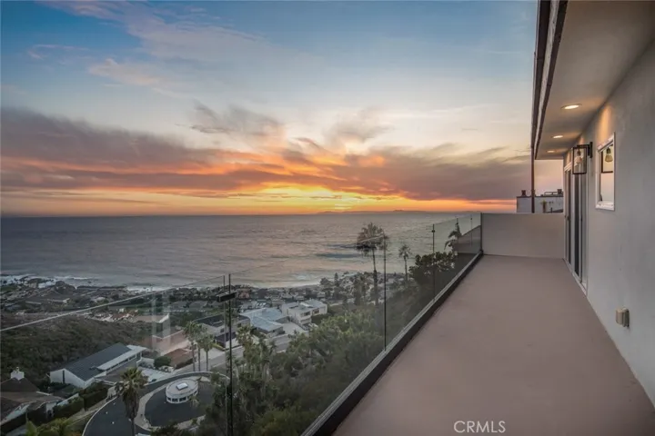727 Kendall Drive, Laguna Beach, California 92651