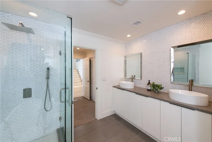 727 Kendall Drive, Laguna Beach, California 92651