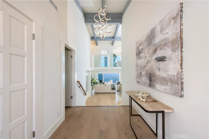 727 Kendall Drive, Laguna Beach, California 92651