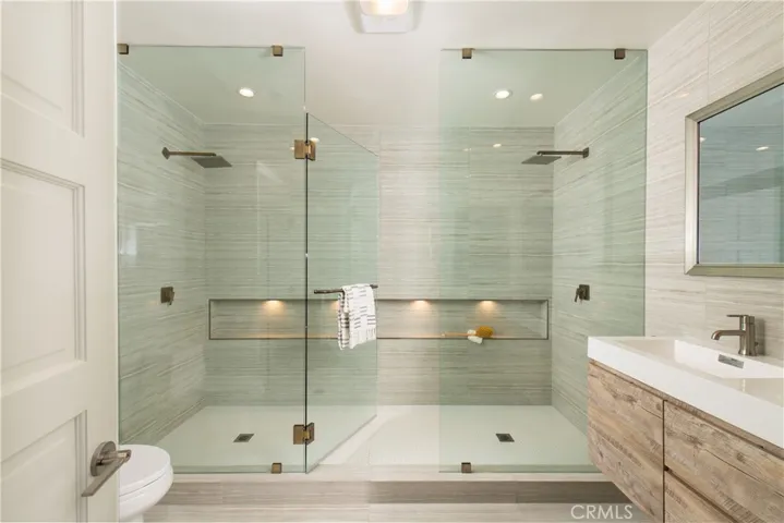 727 Kendall Drive, Laguna Beach, California 92651