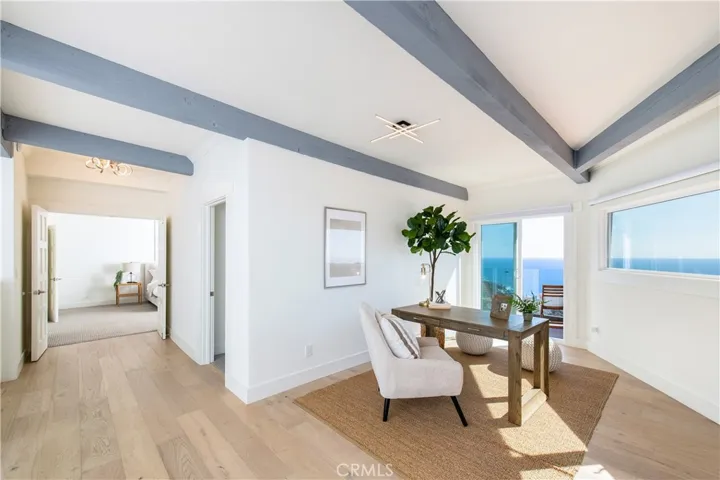 727 Kendall Drive, Laguna Beach, California 92651