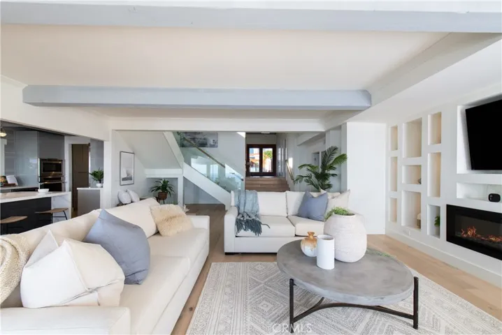727 Kendall Drive, Laguna Beach, California 92651
