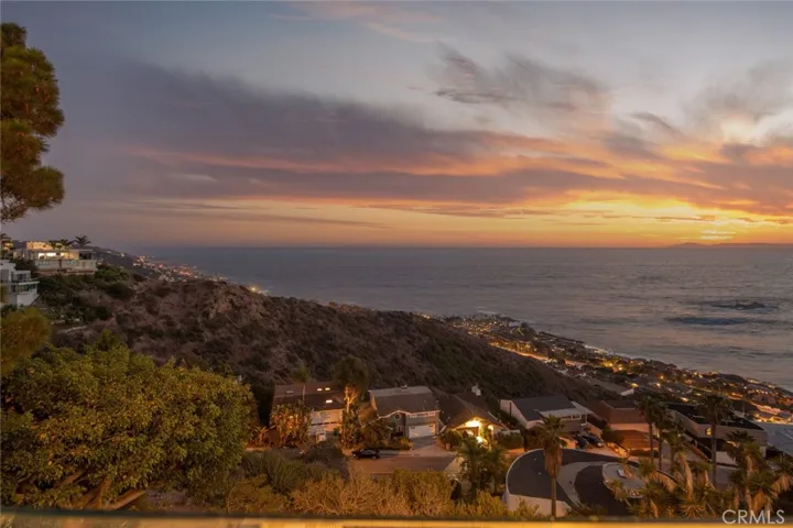 727 Kendall Drive, Laguna Beach, California 92651