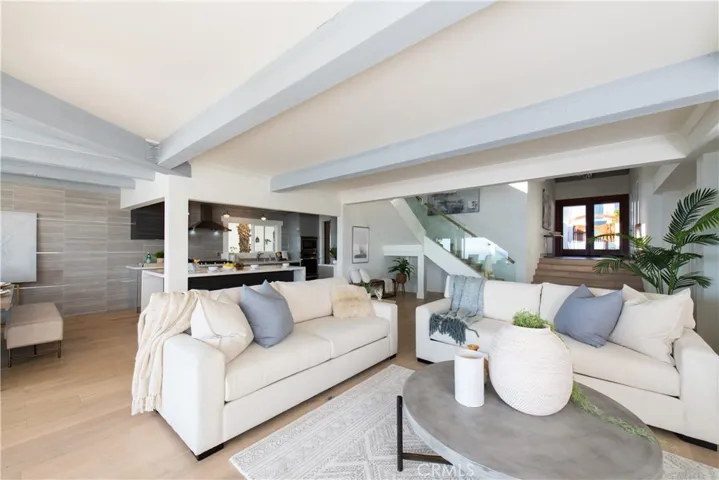 727 Kendall Drive, Laguna Beach, California 92651