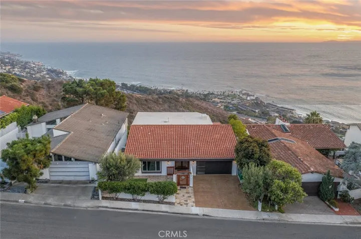 727 Kendall Drive, Laguna Beach, California 92651