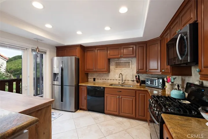 26582 El Toboso, Mission Viejo, California 92691