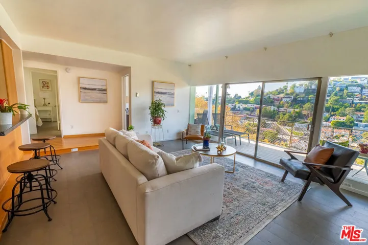 1811 Fanning Street, Los Angeles, California 90026