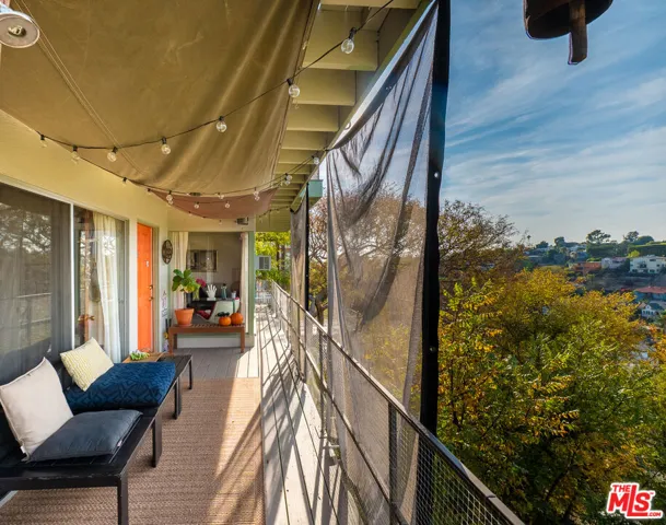 Dwnstrs Balcony