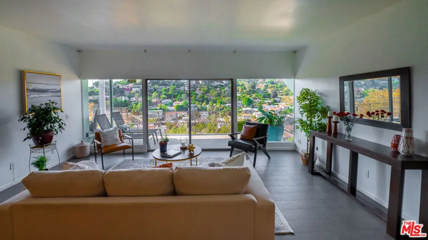 1811 Fanning Street, Los Angeles, California 90026