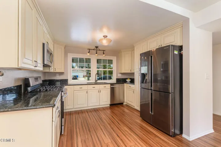 1892 Hanley Ave Simi Valley CA 93065 USA