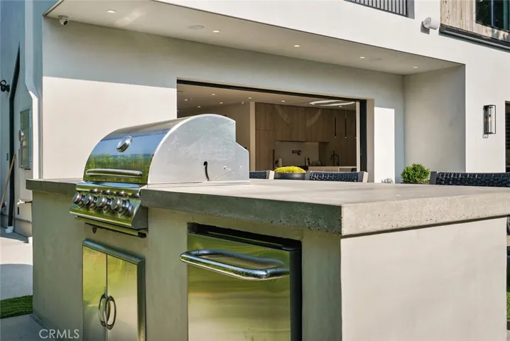 4257 Denny Avenue, Toluca Lake, California 91602