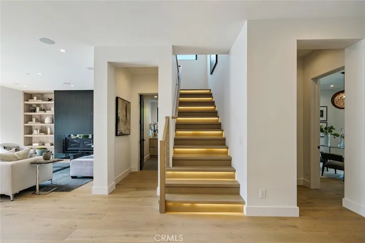 4257 Denny Avenue, Toluca Lake, California 91602