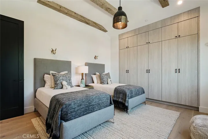 4257 Denny Avenue, Toluca Lake, California 91602