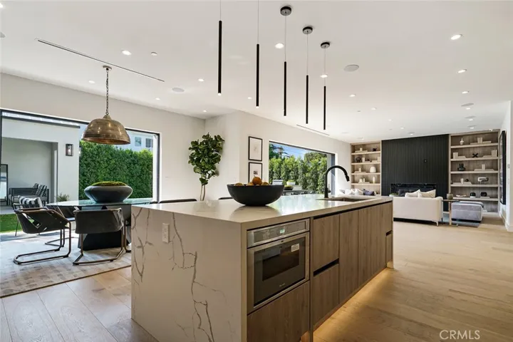 4257 Denny Avenue, Toluca Lake, California 91602