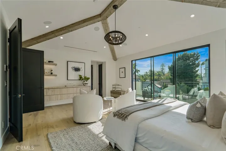 4257 Denny Avenue, Toluca Lake, California 91602