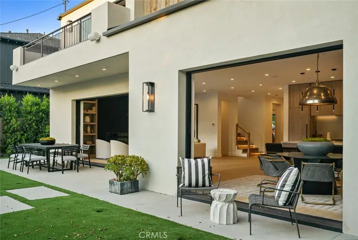 4257 Denny Avenue, Toluca Lake, California 91602