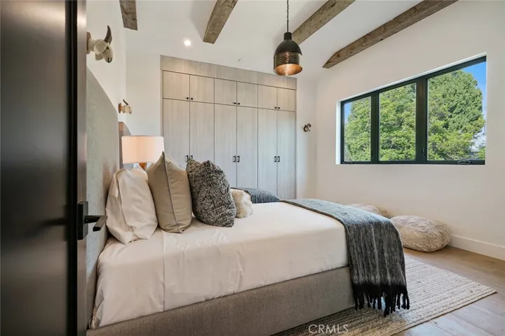 4257 Denny Avenue, Toluca Lake, California 91602