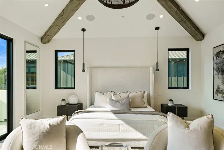 4257 Denny Avenue, Toluca Lake, California 91602