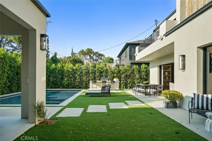 4257 Denny Avenue, Toluca Lake, California 91602