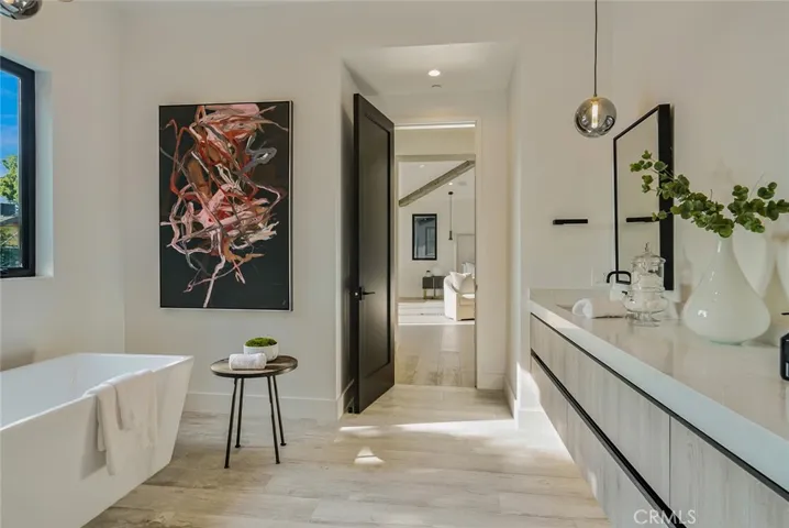 4257 Denny Avenue, Toluca Lake, California 91602