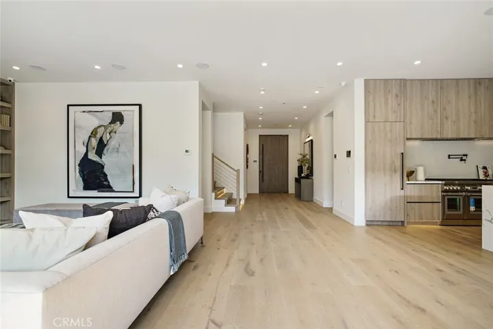 4257 Denny Avenue, Toluca Lake, California 91602