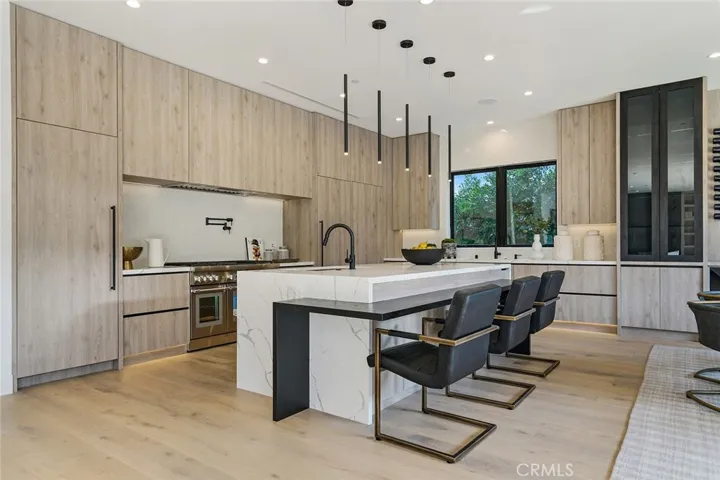 4257 Denny Avenue, Toluca Lake, California 91602