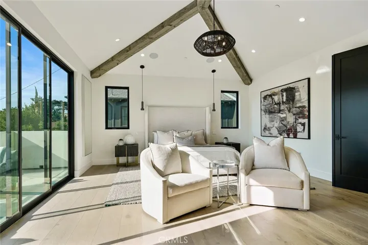 4257 Denny Avenue, Toluca Lake, California 91602
